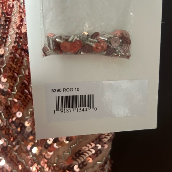 Mac Duggal 5390 NWT SLEEVELESS FAUX WRAP SEQUIN EMBELLISHED CUT OUT BACK - Picture 6 of 6